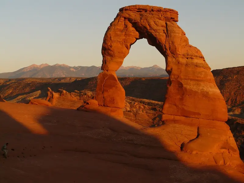 Delicate Arch in Arches National Park in het avondlicht